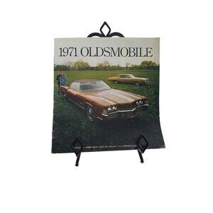Vintage 1971 Oldsmobile Booklet Sales Book Magazine